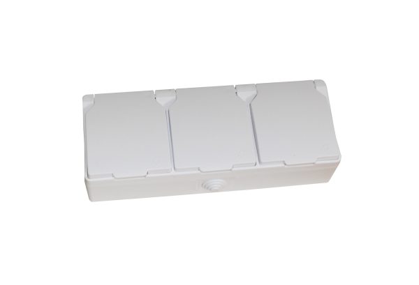 Розетка зовн. устан. 3-а з/к біла IP54 TNSy SURFACE TNSy