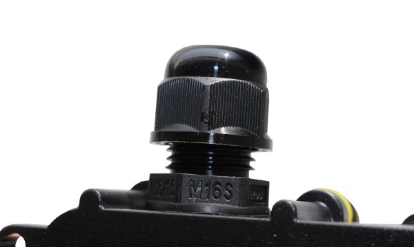 Розподільча коробка М686-3 IP68 з клеммой 24А TNSy